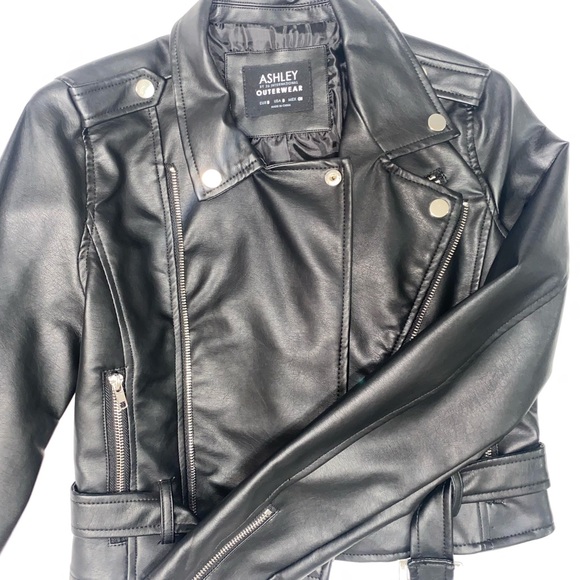 Never used, new , not real leather but cute, bought from local store. - Picture 1 of 4